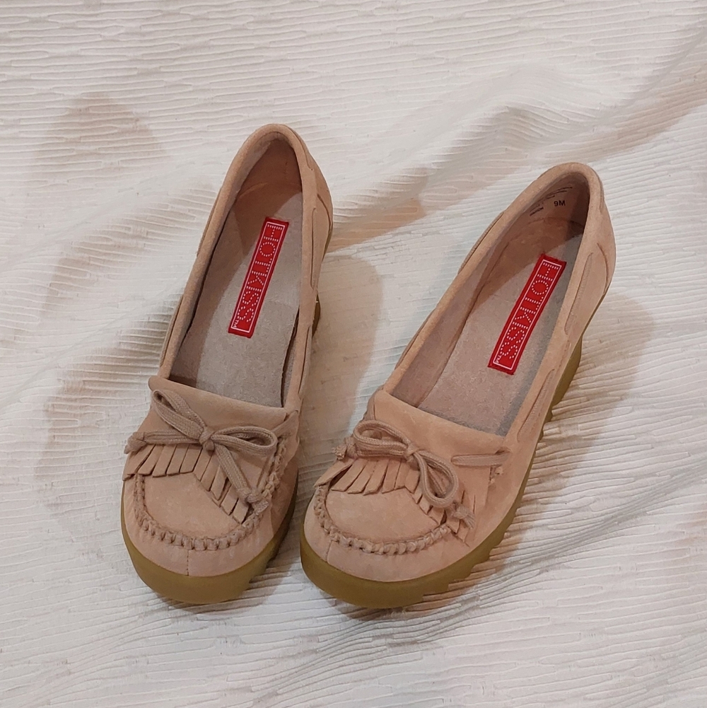 Y2K Hot Kiss Tan Wedge Moccasins with Fringe Detail Size 9